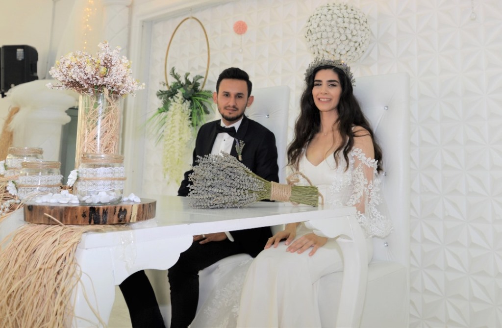 Buse & Samet Dünya evine girdi