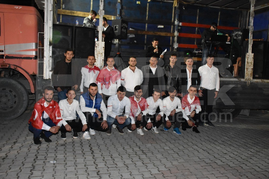Genç Karadenizliler Askerlerini Uğurladı