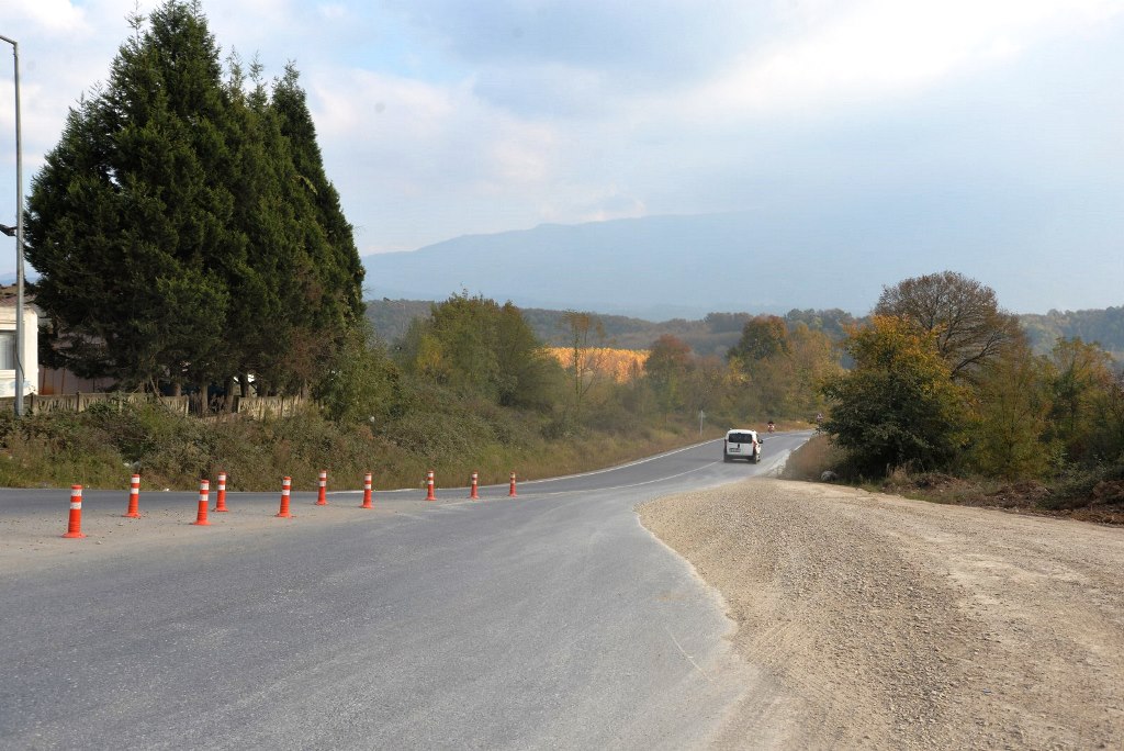 Çamlıca Grup yolu genişliyor