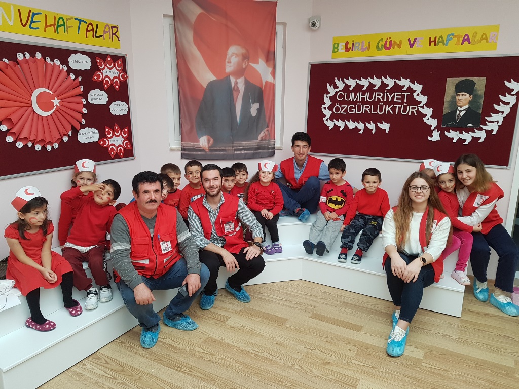 Yenimahalle Anaokulunda Minik Kızılay Gönüllüleri
