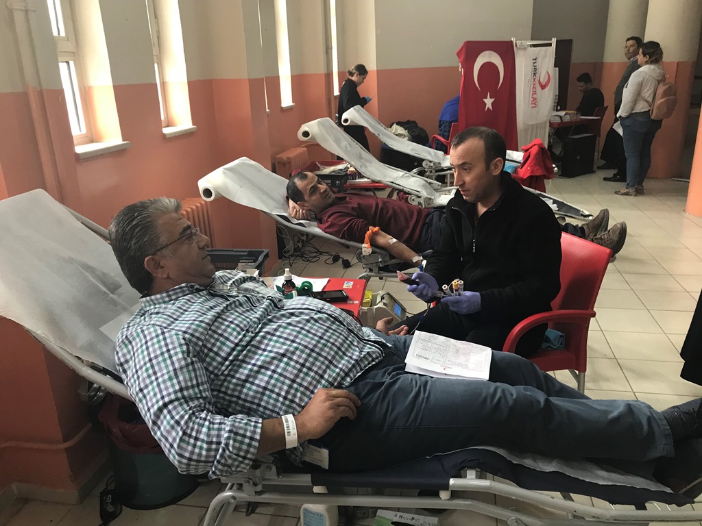 Şehit Ali gaffar Okkan Ortaokulundan Kan Bağışı