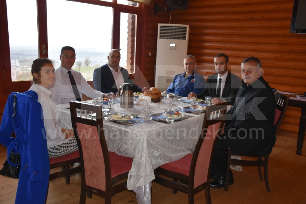 Hendek'li Muhtarlar Kahvaltıda Buluştu