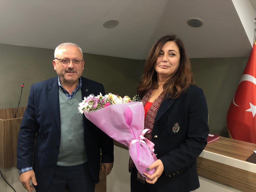 Hendek Belediye Meclisinden Çiçek Gibi Toplantı