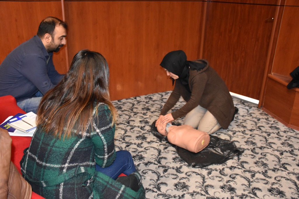 Hendek'te Kursiyerlere İlkyardım Eğitimi