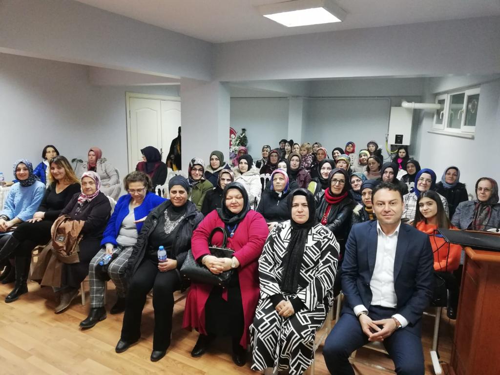 MHP’li Kadınlara Eğitim Seminerleri Veriliyor