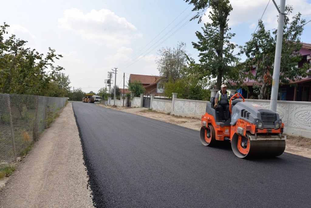 Hendek Belediyesi Bu Yıl 33 Bin Ton Asfalt Serdi