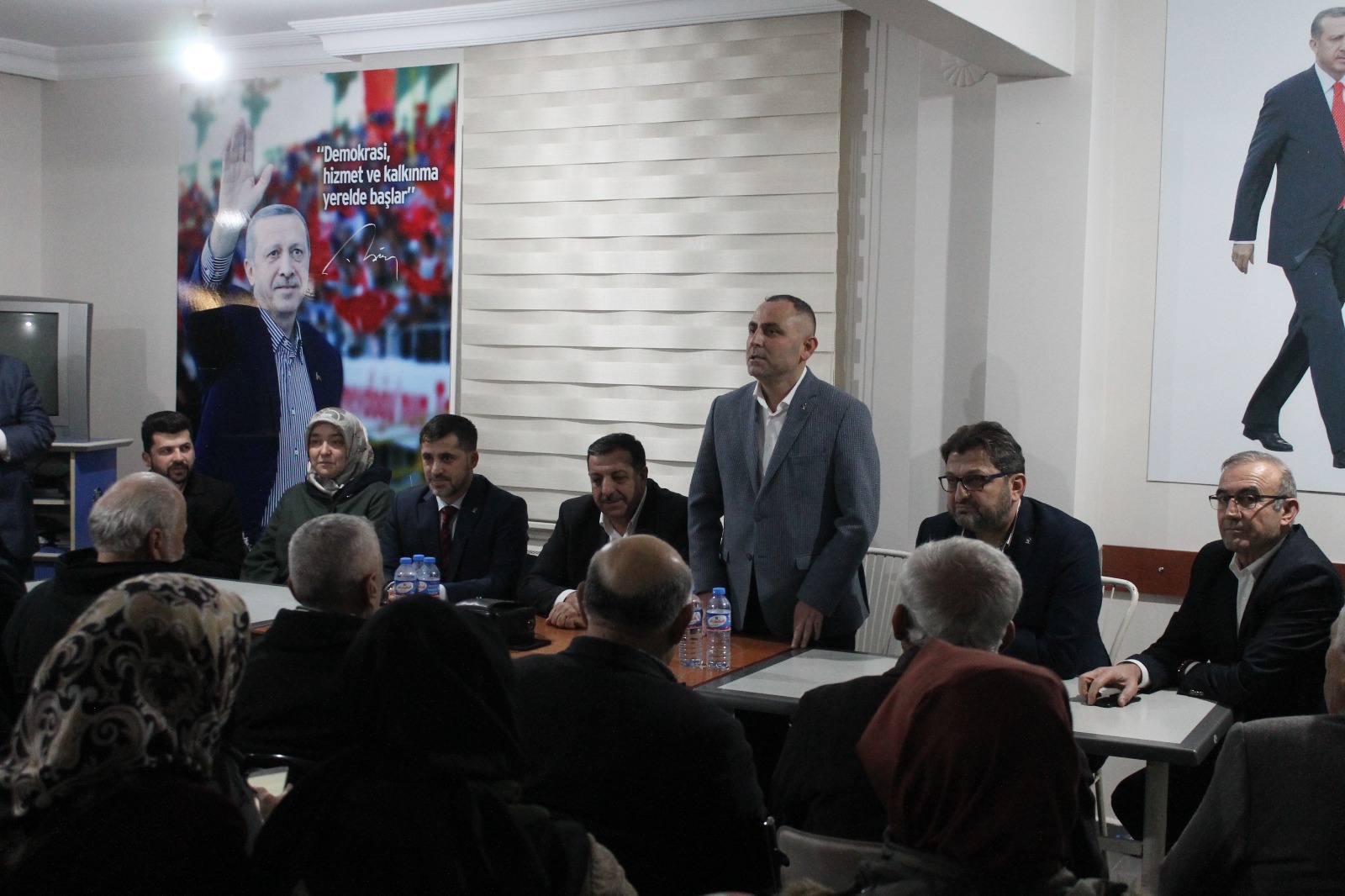 Ak Parti Hendek'te Başkan İçin Temayül Yoklaması Yapıldı