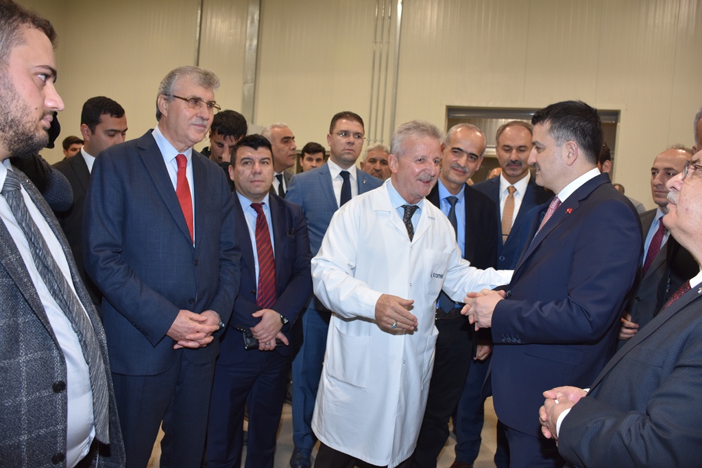 Bakan Pakdemirli Hendek’te İşadamları İle Buluştu