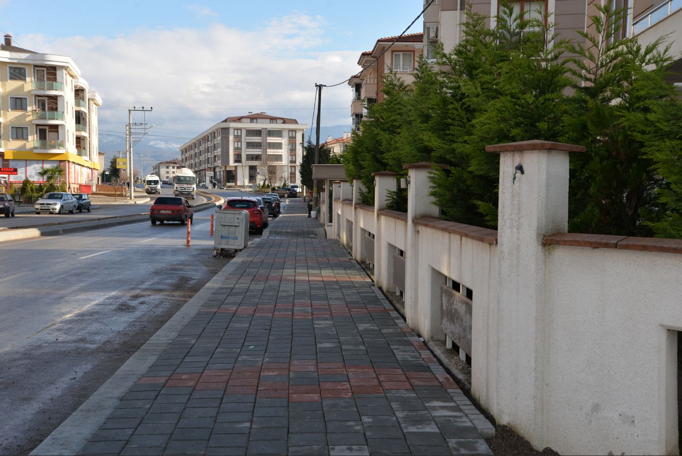 YILDIRIM BEYAZIT CADDESİNDE YAYA YOLU ÇALIŞMASI