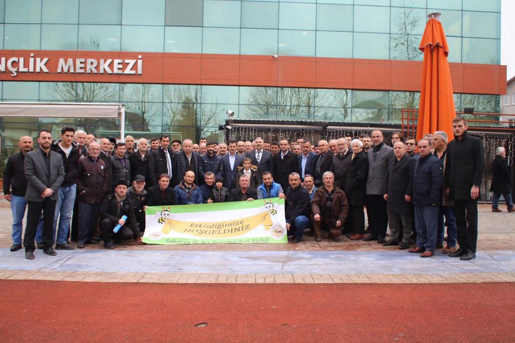 Arı Yetiştiricileri Hendekte Buluştu