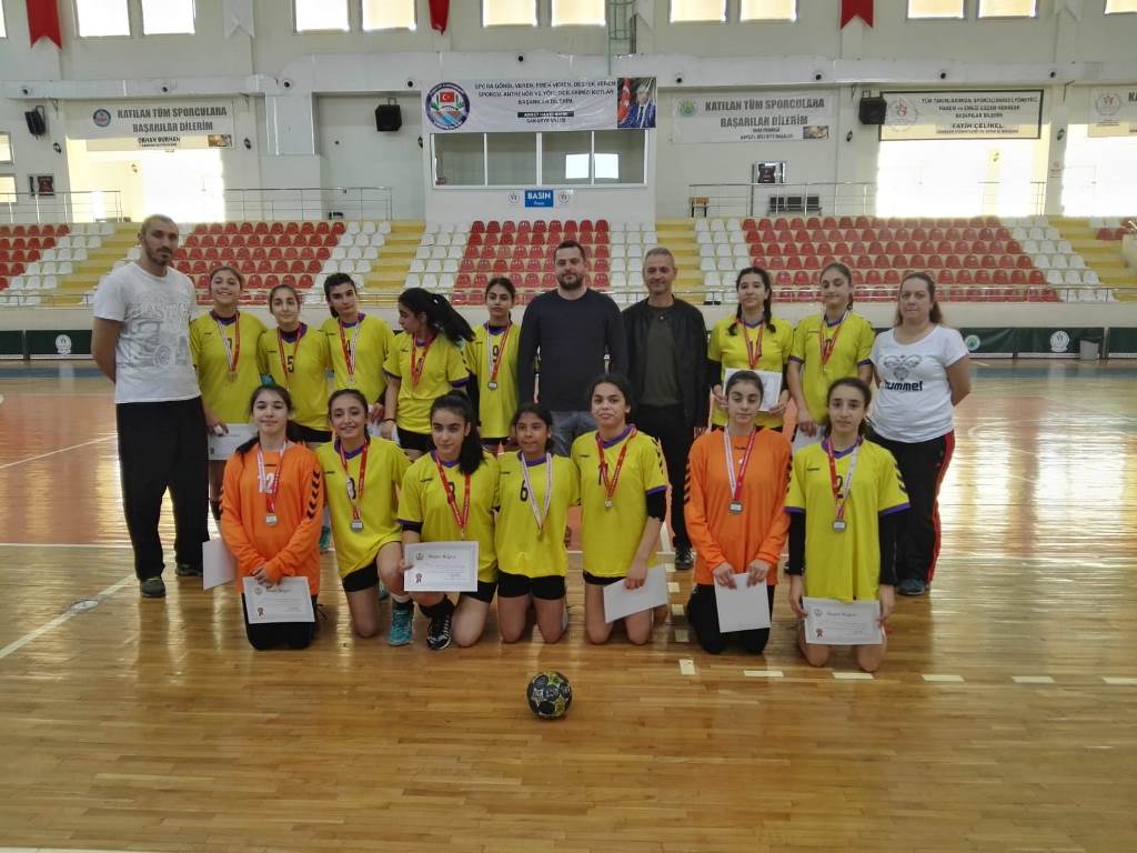 OKUL SPORLARI YILDIZ KIZLAR HENTBOL GRUP MÜSABAKALARI SONA ERDİ