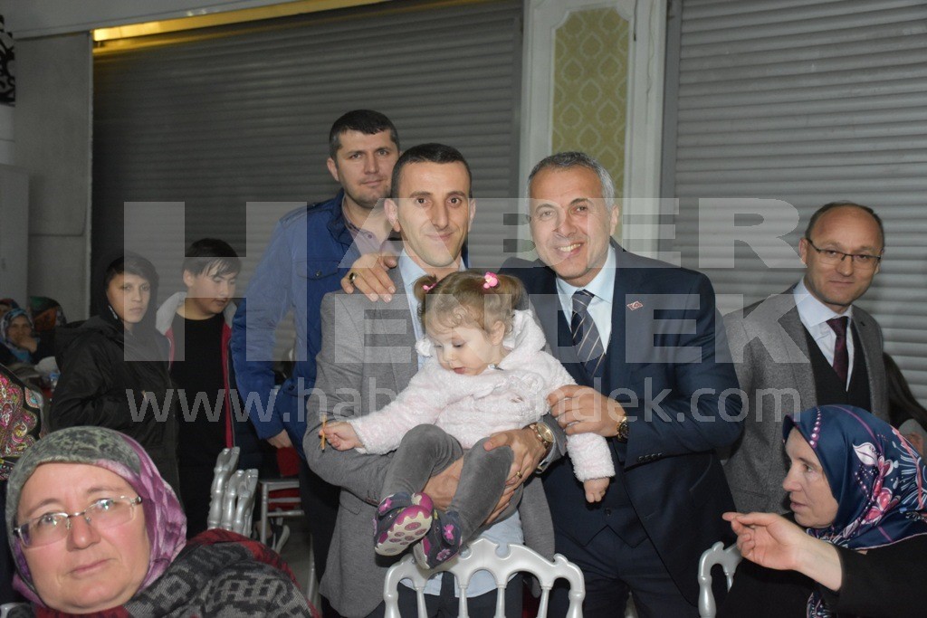 Akrabalar Gecede Buluştu