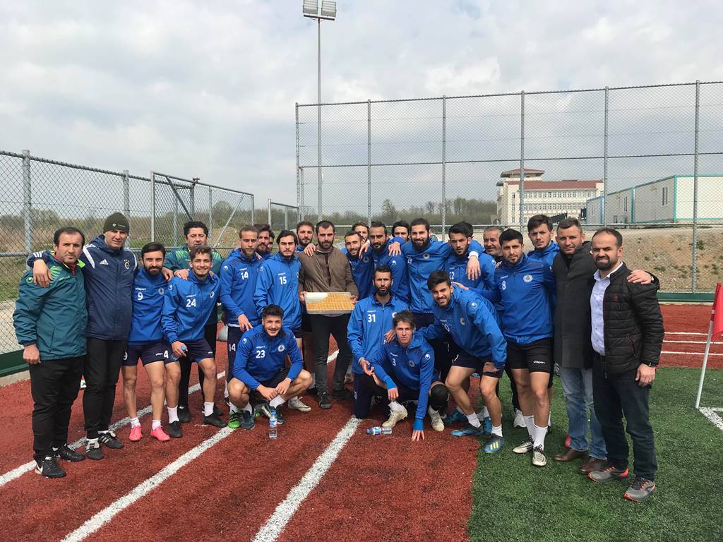 Pehlivan’dan Futbolculara Tatlı Sürprizi