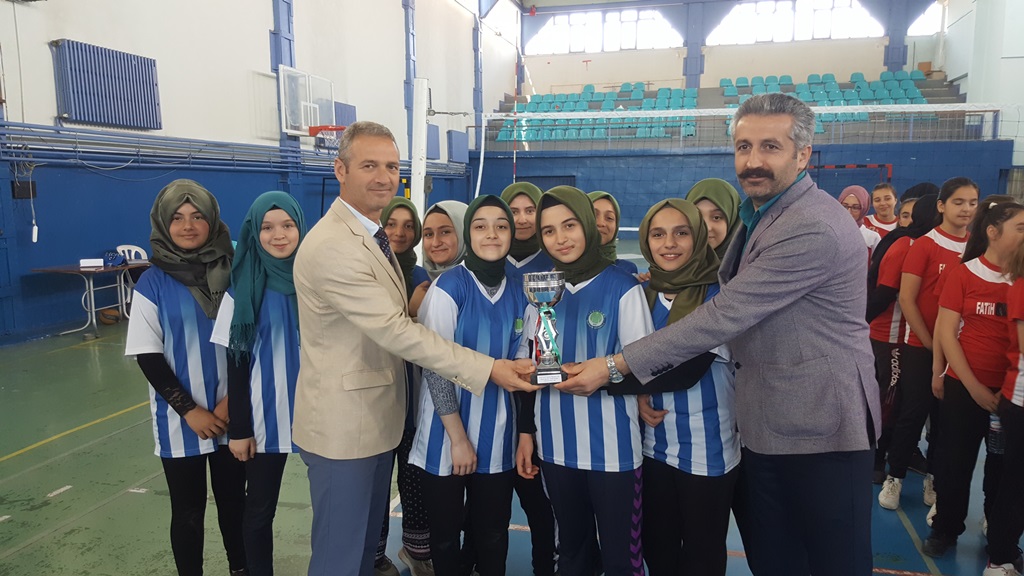 Okul Sporları Yıldız Kızlar Voleybol Müsabakaları sona erdi.