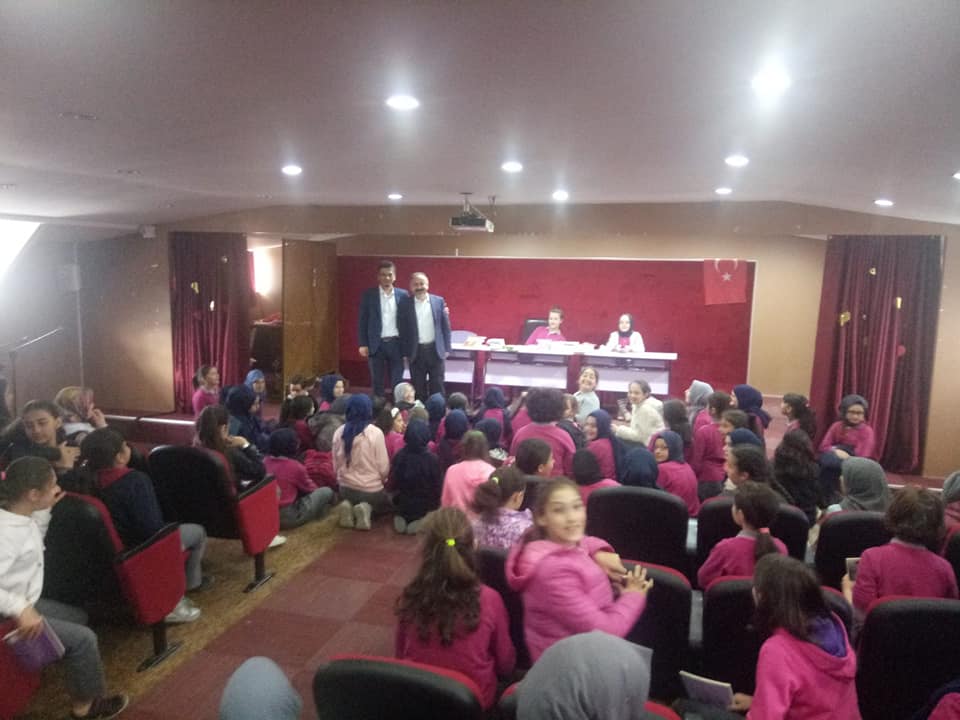 Şehit Özsoy İmam Hatipte Öğrenciler Yazarla Buluştu