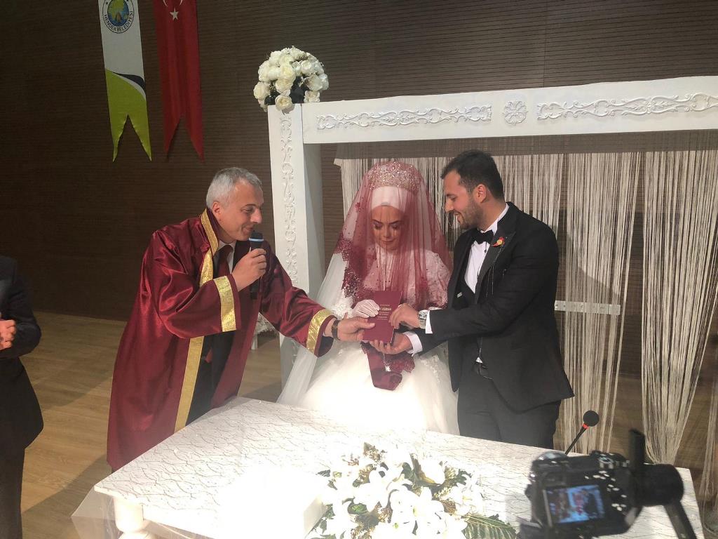 Babaoğlu ilk nikahını kıydı