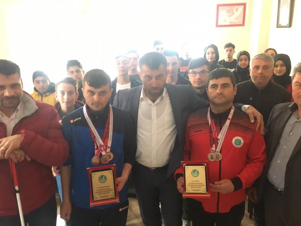 Hendek Ülkü Ocakları Şampiyonları Ağırladı