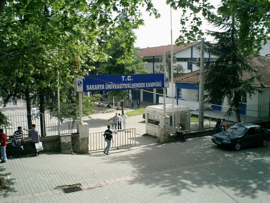 Eğitim Fakültesi'ne 5 Prof, 3 Doçent