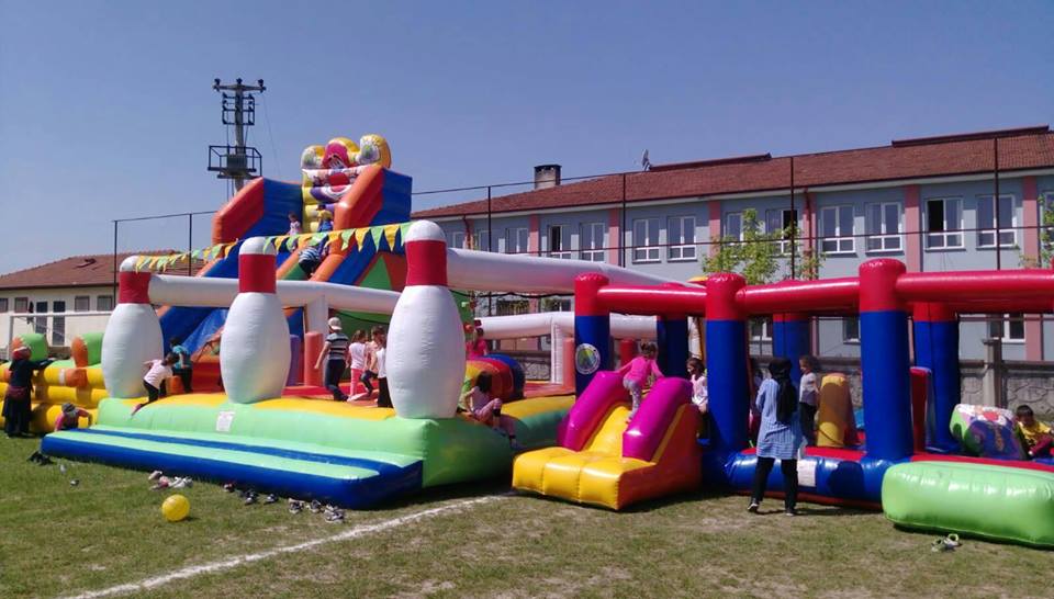 Cumhuriyet Okulunda Yıl Sonu Şenliği