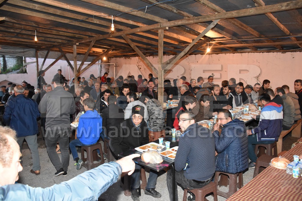  Zirvede İftar Sofraları Kuruluyor
