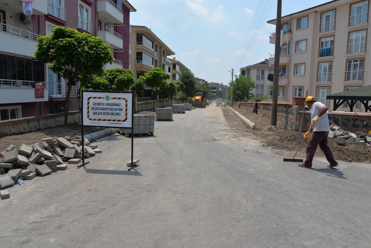 Yenimahalle’de yaya yolu çalışması