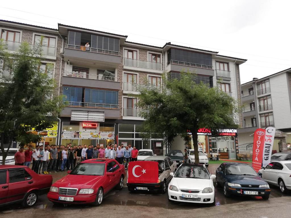 Hendek’li Otomobil Tutkunları Buluştu