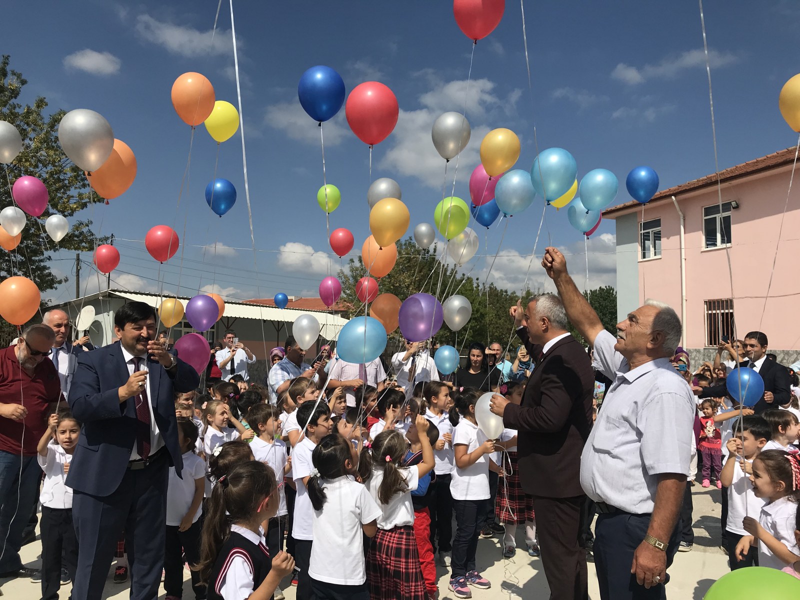 Hendek'te İlköğretim Haftası Kutlandı