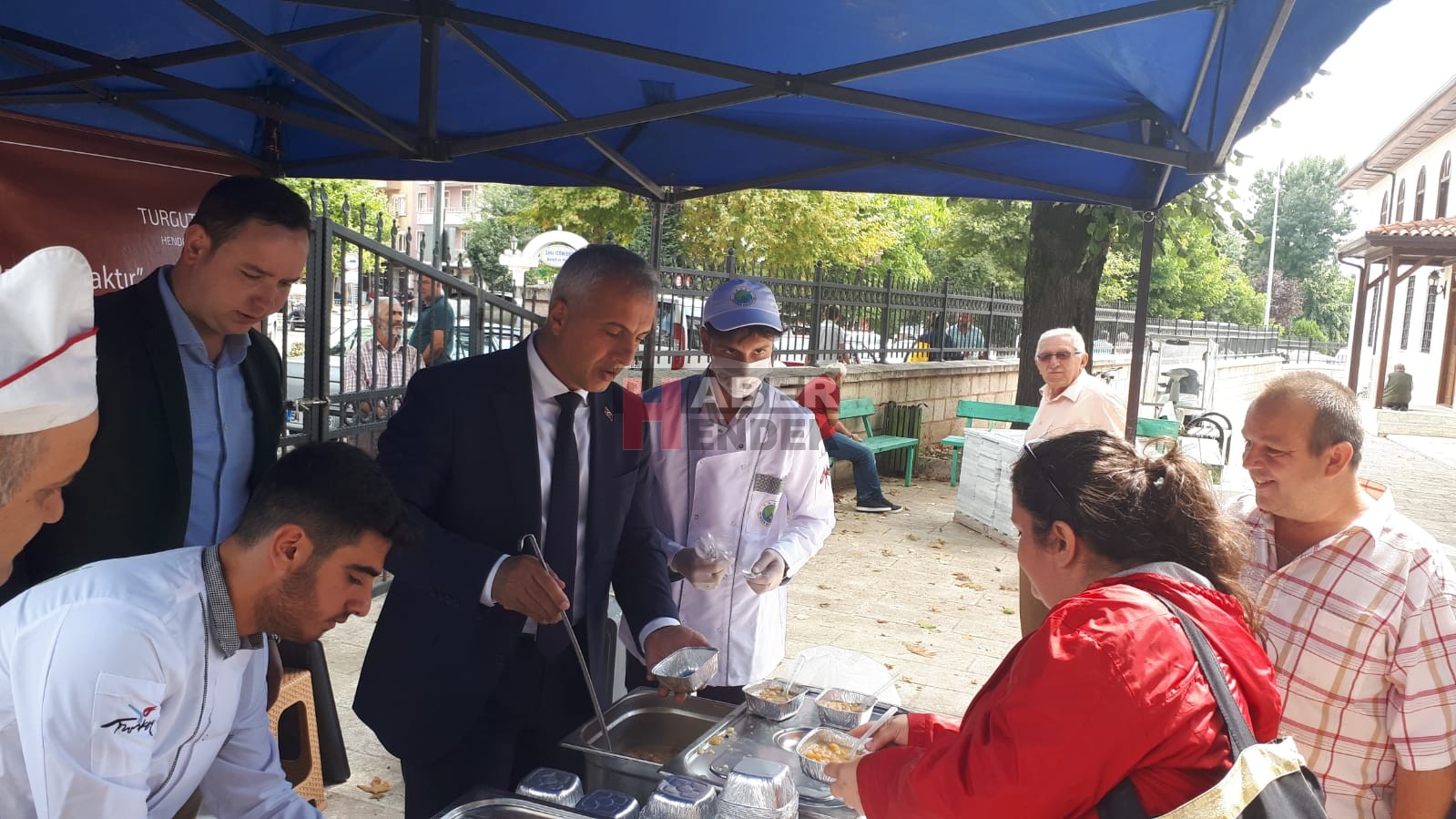 Hendek Belediyesi Aşure İkram Etti