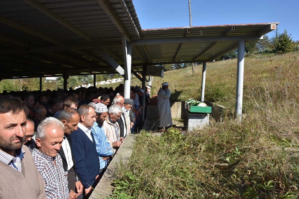 Pala Dualarla Toprağa Verildi