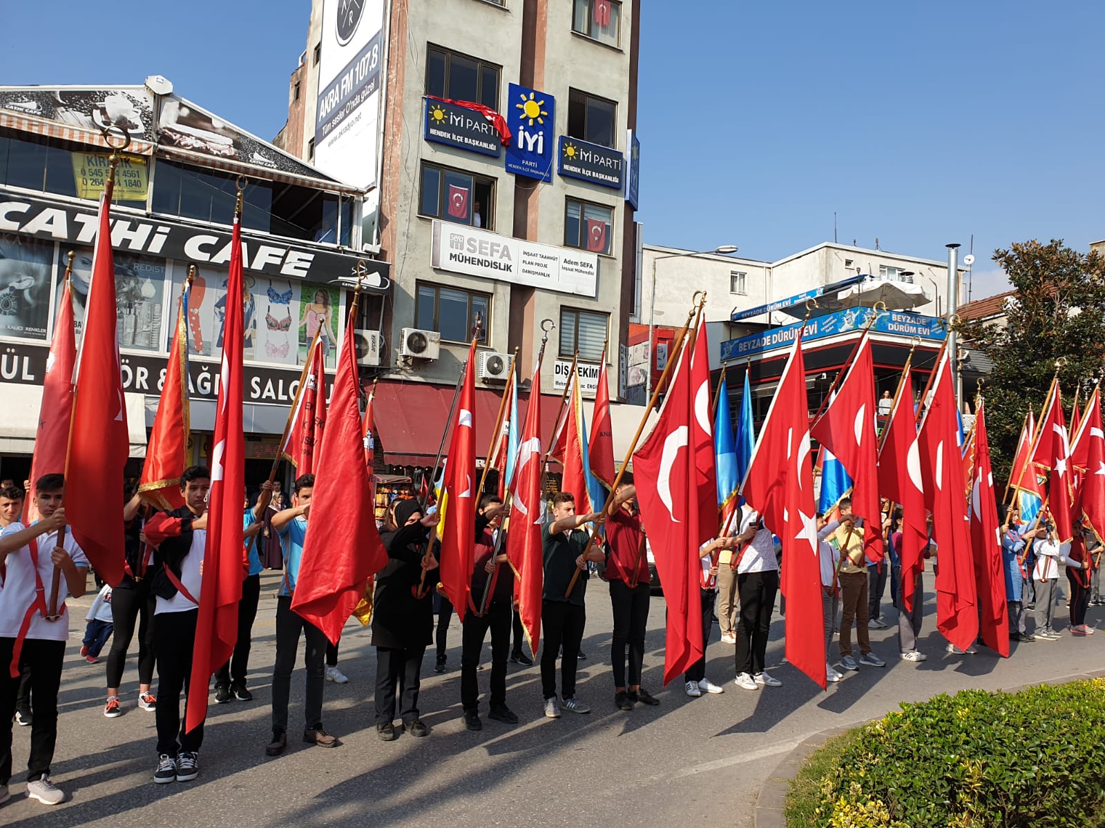 Cumhuriyet Bayramı Coşkusu Çelenk Koyma Töreni İle Başladı