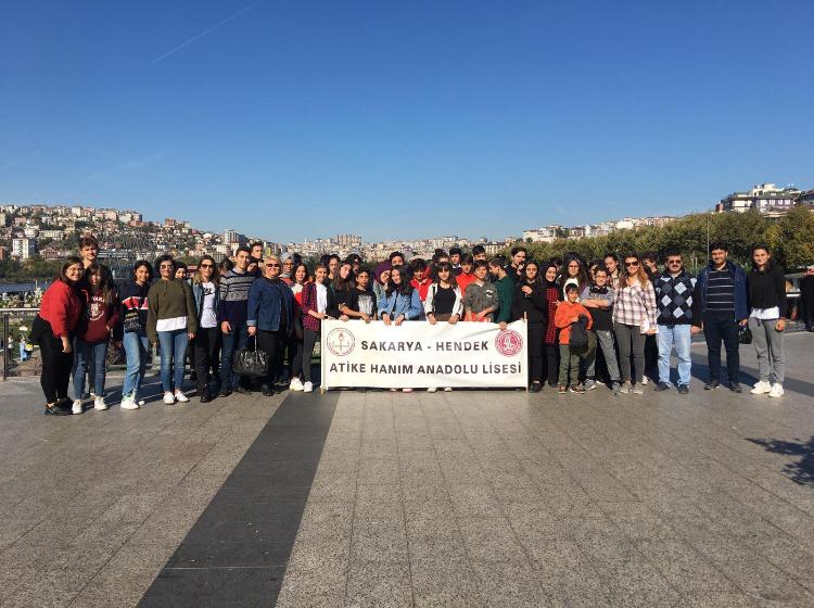 Atike Hanım Anadolu Lisesi Tüyap Kitap Fuarı'ndaydı.