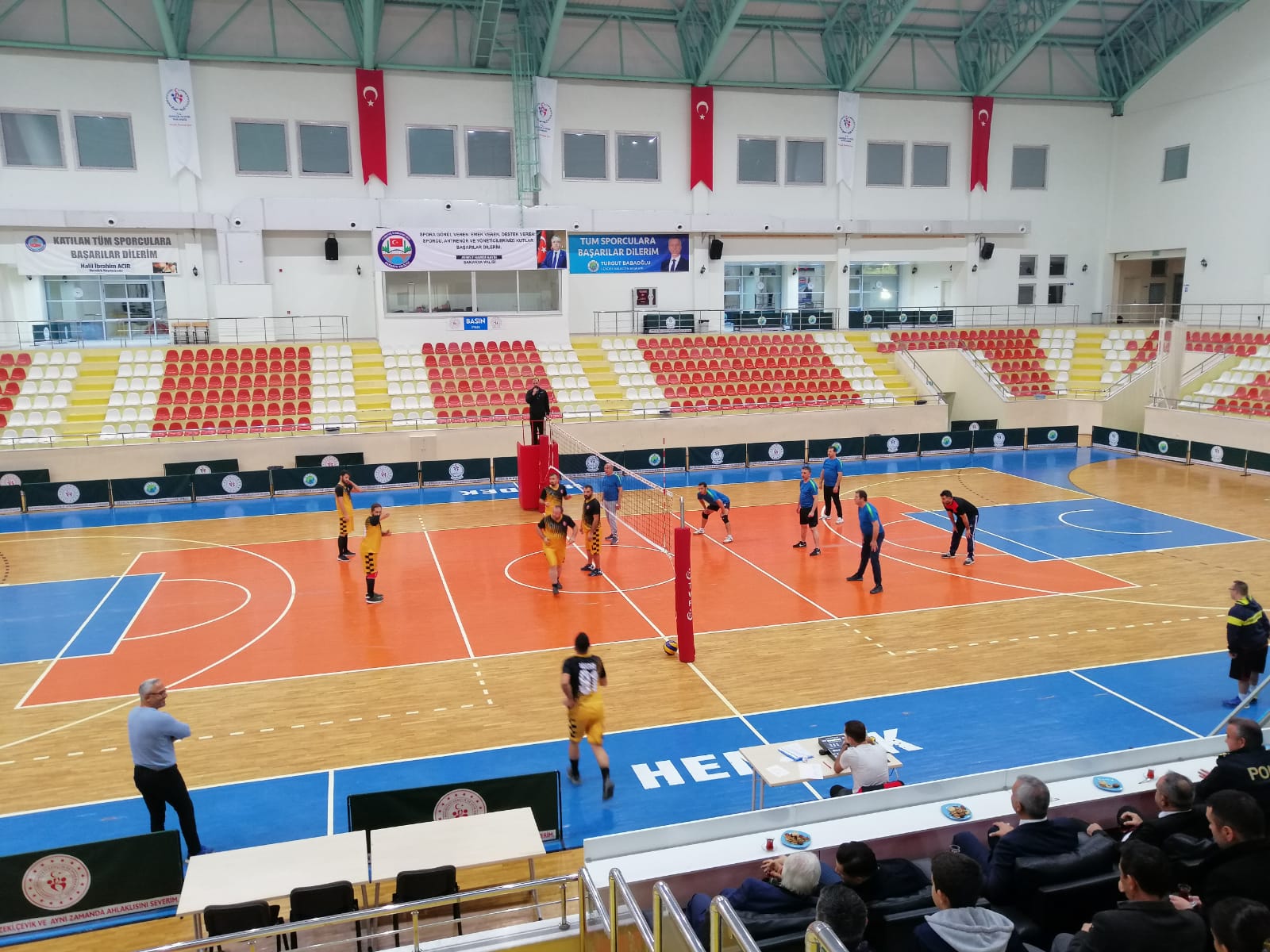 Voleybol Turnuvası Start Aldı