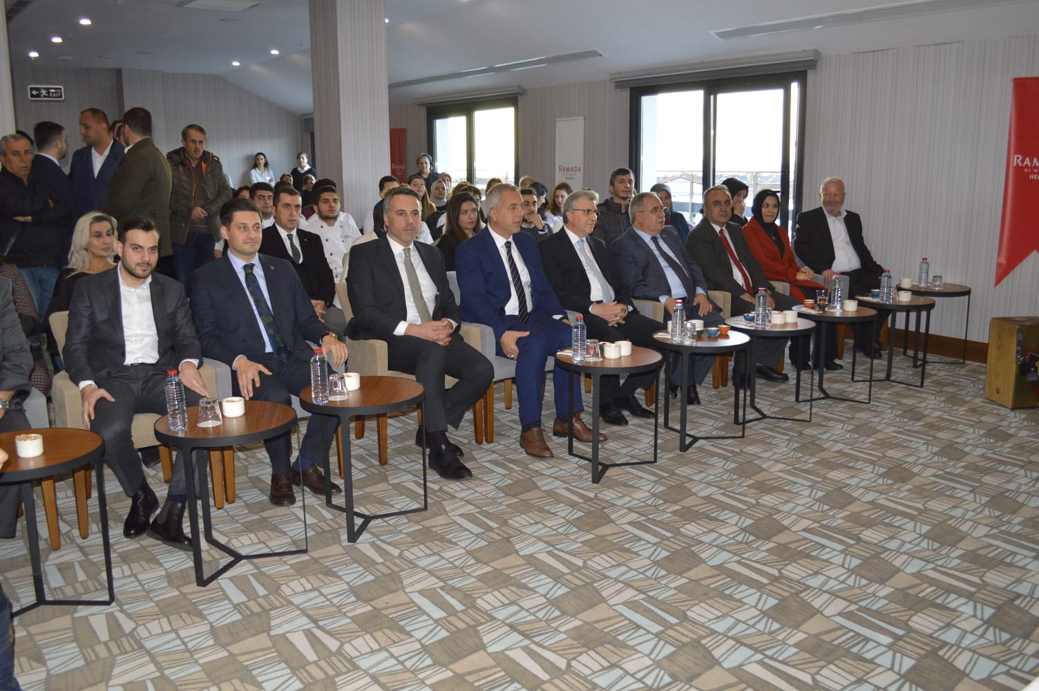 Vali Nayir Hendek'te Temaslarda Bulundu