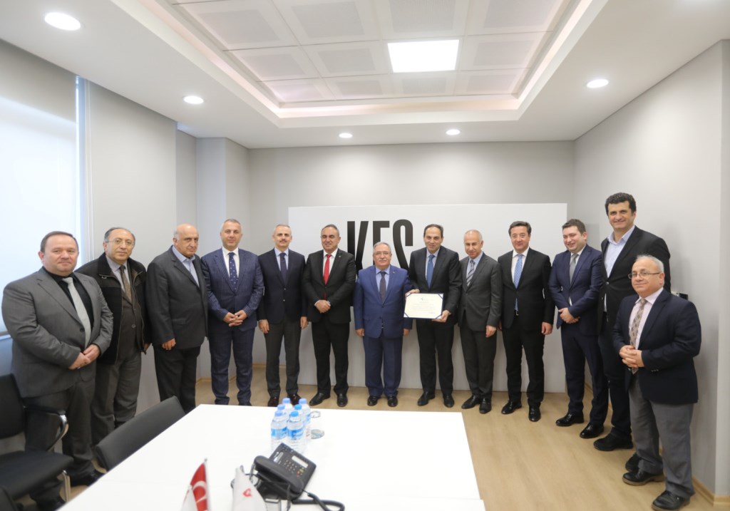 Vali Nayir Fabrika Ziyaretlerini Sürdürüyor