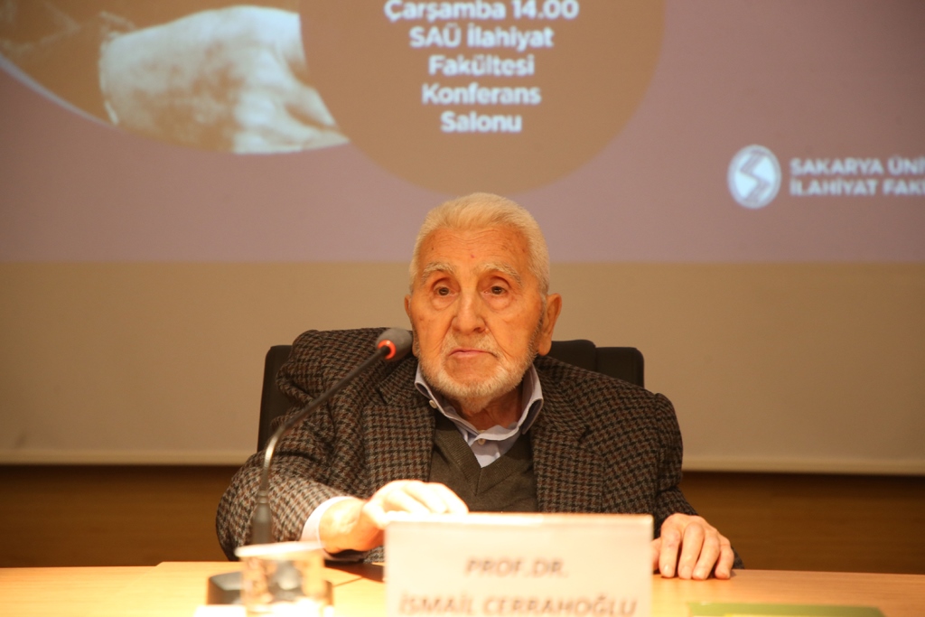 İsmail Cerrahoğlu tefsir alanında Türkiye’de çığır açmıştır