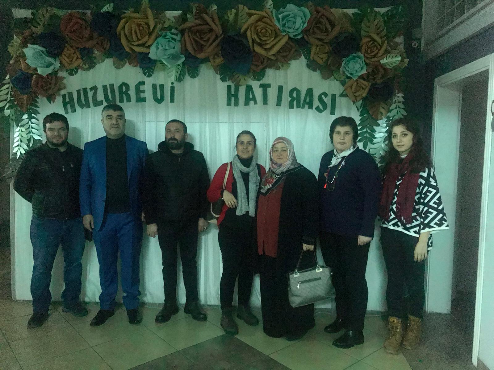 Huzur Evi Sakinlerini Ziyaret Ettiler