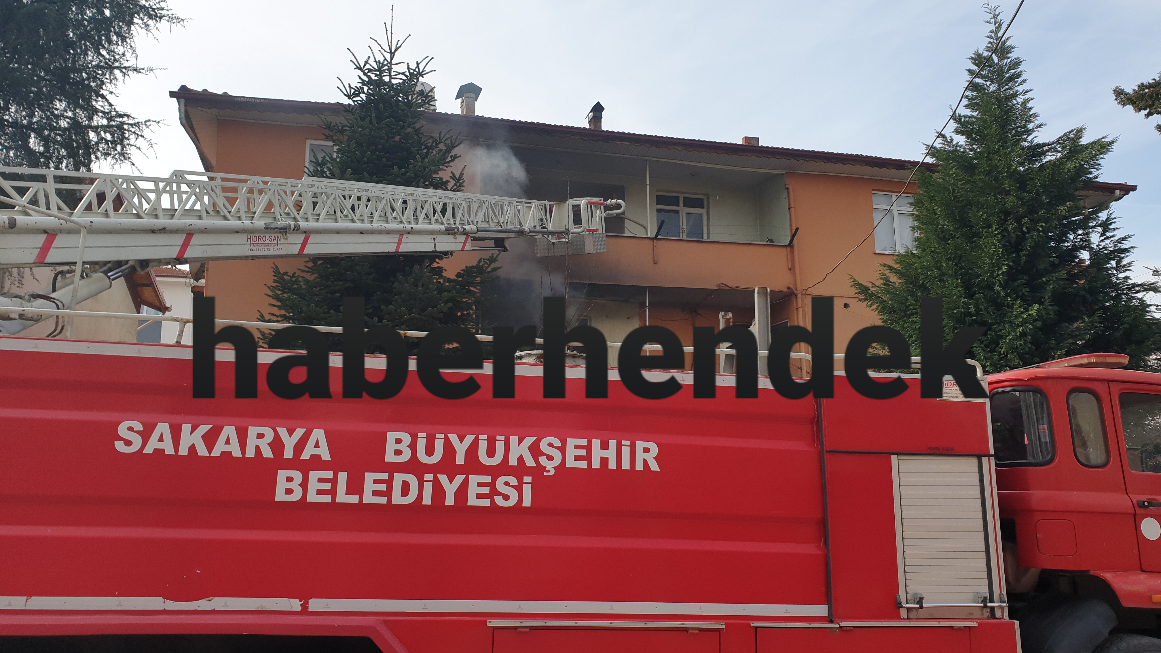 Hendek'te Yangın Bir Çocuk Hayatını Kaybetti