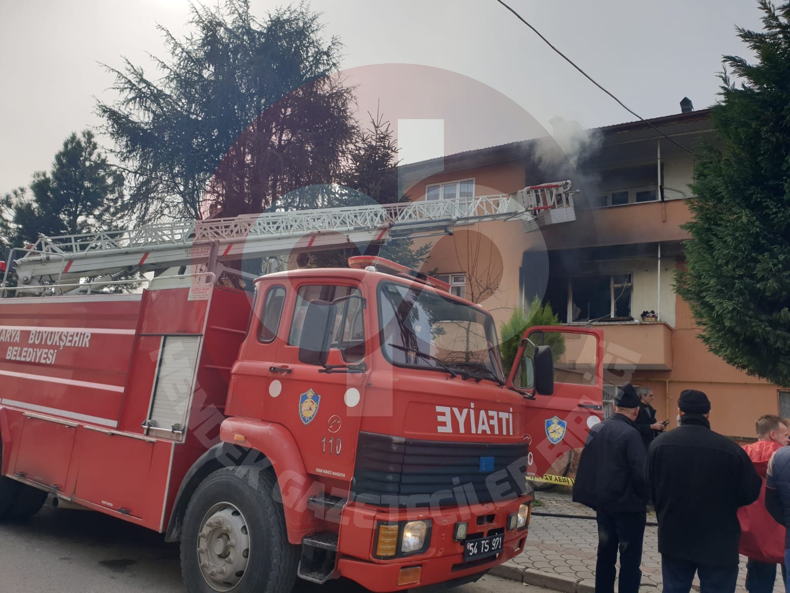 Hendek’te Yangın 1 Çocuk Hayatını Kaybetti  3 Yaralı
