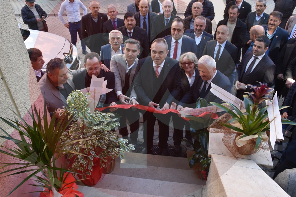Muhtarlar Derneği Yeni Binasında