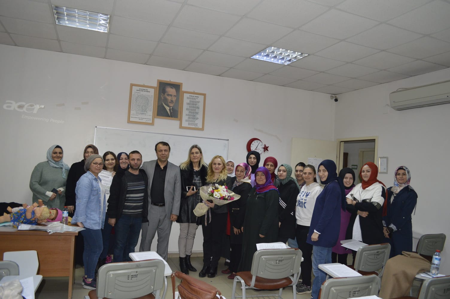 Kursiyerlere Temel Yaşam Desteği Ve İlk Yardım Eğitimi