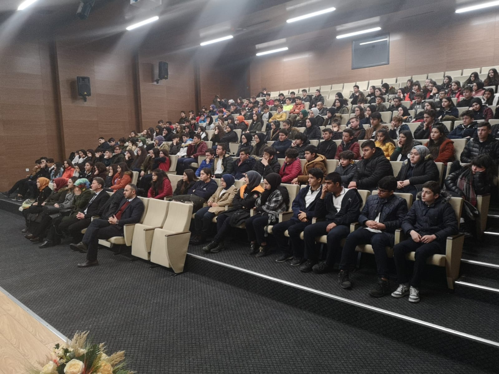 Hendek Anadolu Lisesinde Neler Oluyor