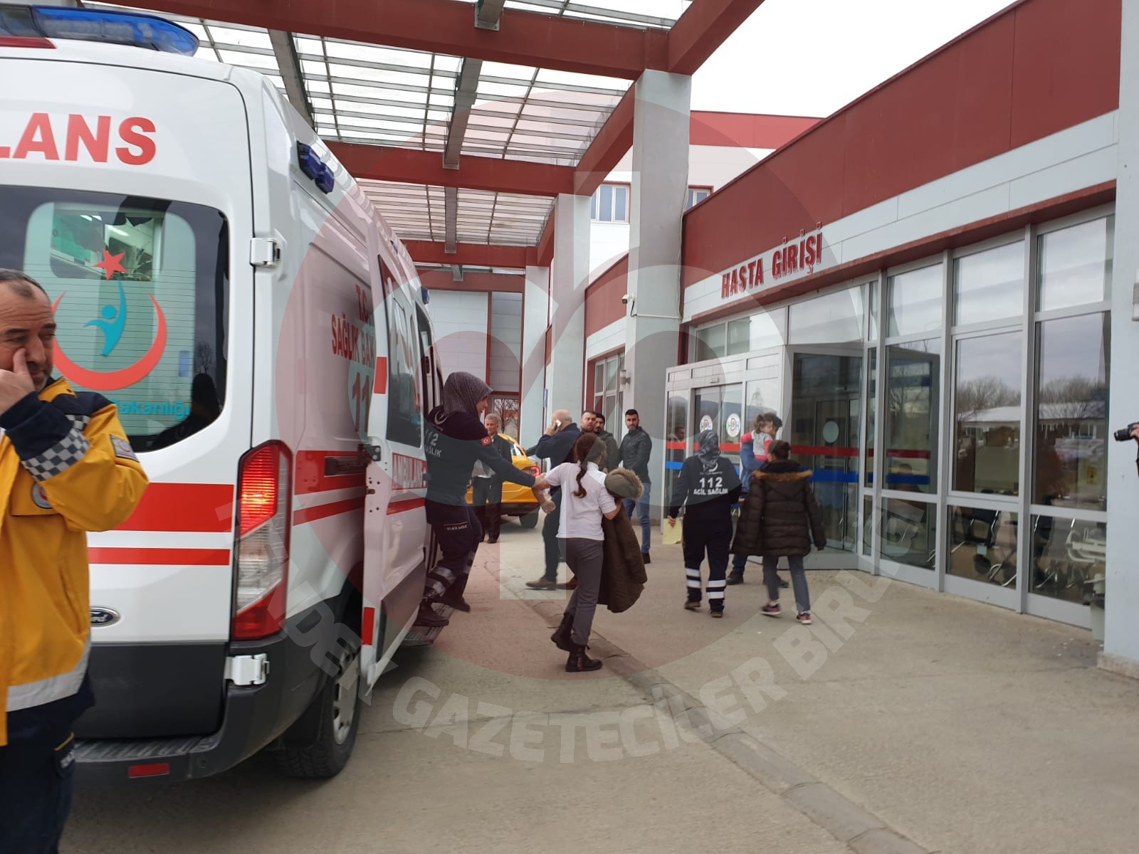 Dört Öğrenci Hastanelik Oldu