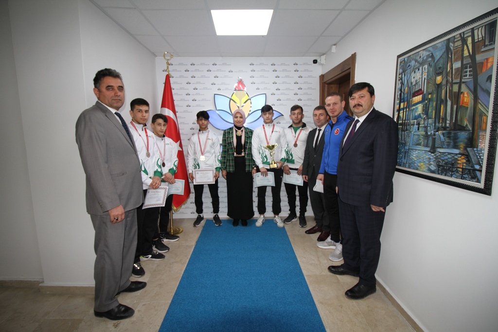 Şampiyon Öğrenciler Gururlandırdı