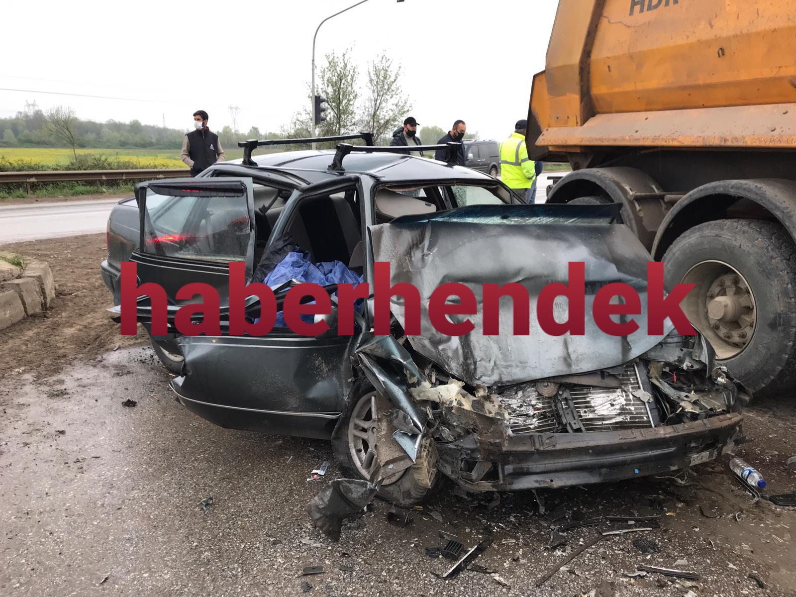 Hendek'te kaza 1 ölü 2 yaralı