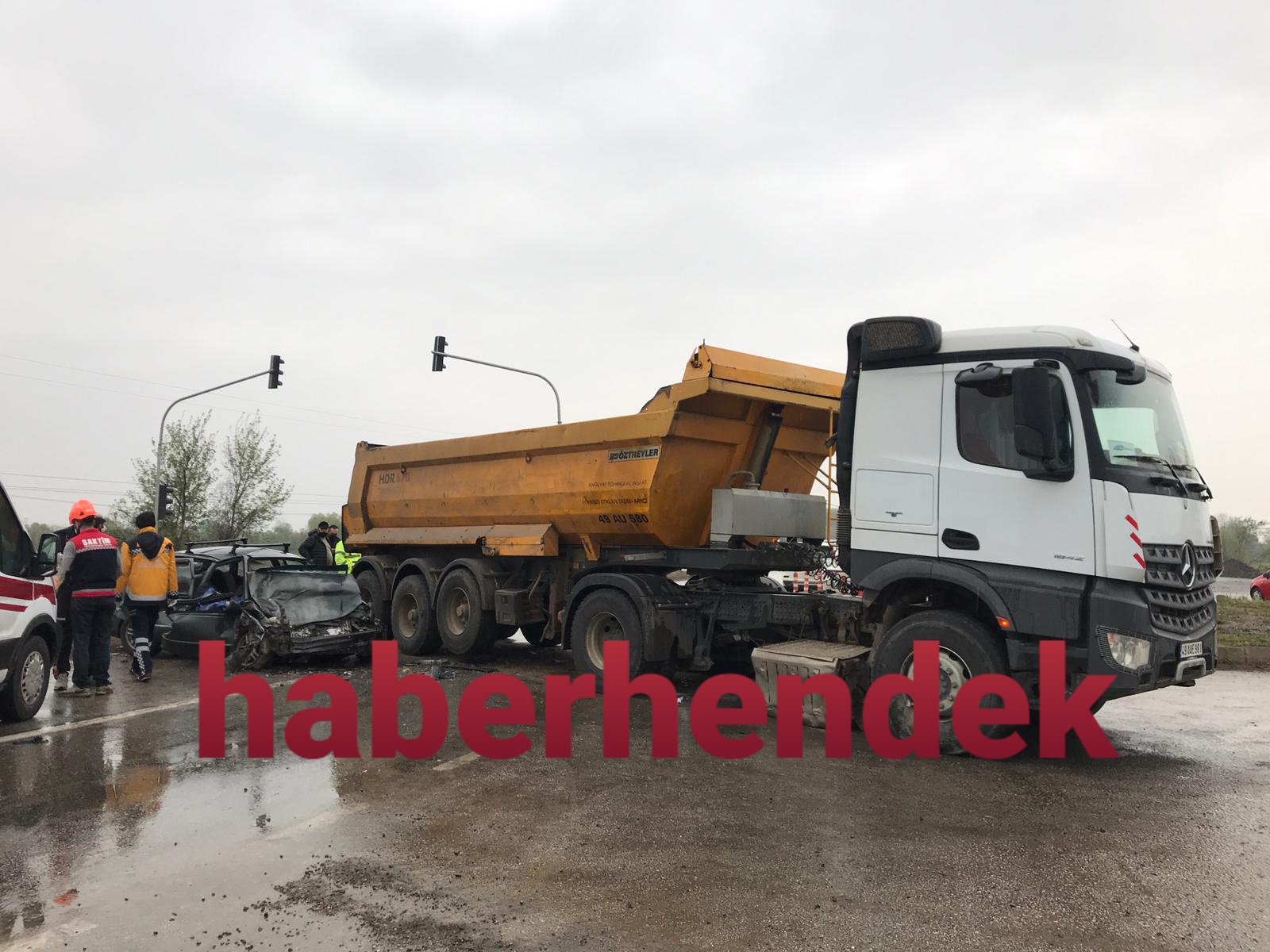 Hendek'te Feci Kaza 1 Ölü 3 Yaralı
