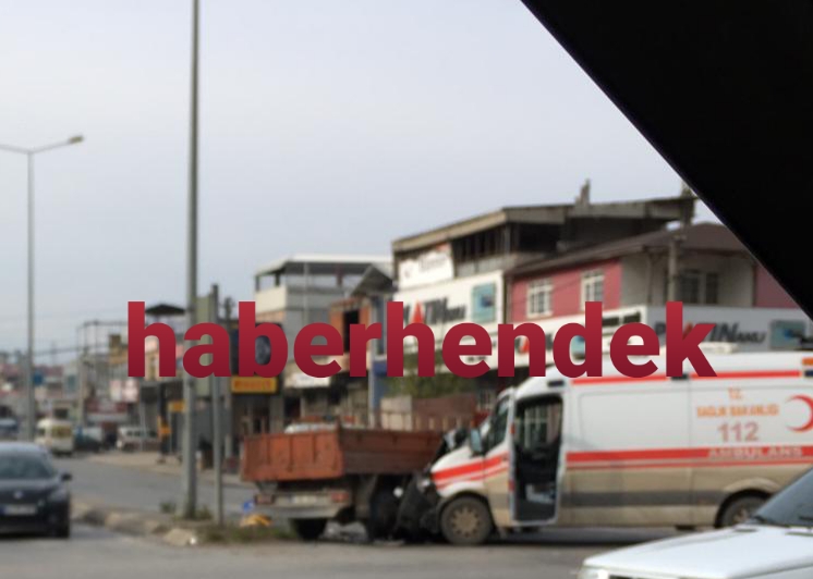 Hasta Taşıyan Ambulans Kaza Yaptı