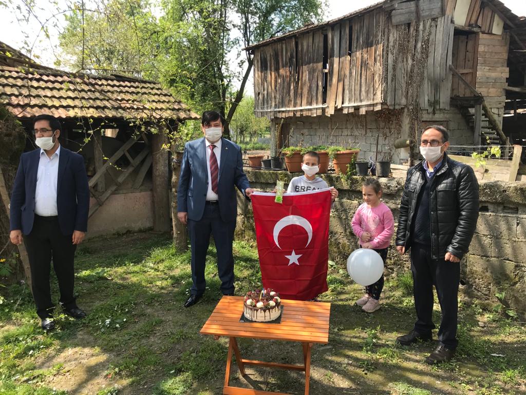 İlçe Milli Eğitim Çocuk Bayramında Sürpriz Yaptı