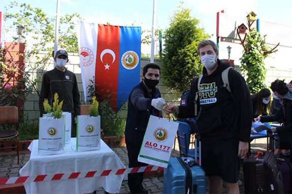 Orman İşletme Karantinada ki Misafirlere Fidan Dağıttı