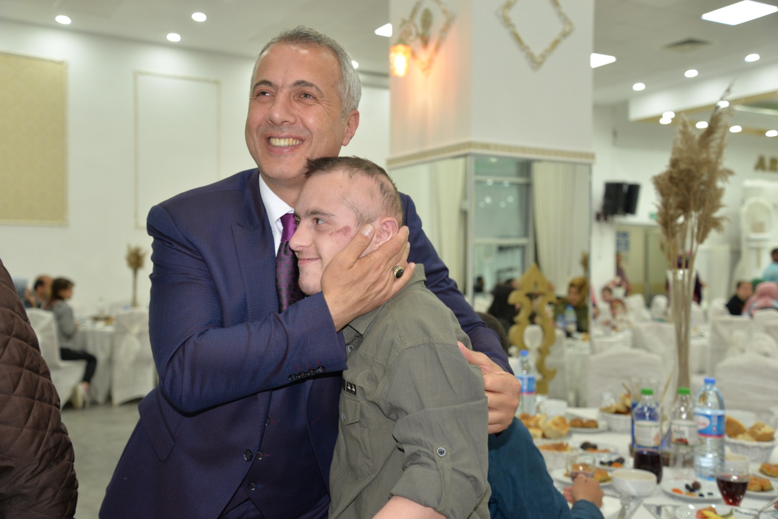 FARKINDAYIZ, BİZ HEP YANINIZDAYIZ
