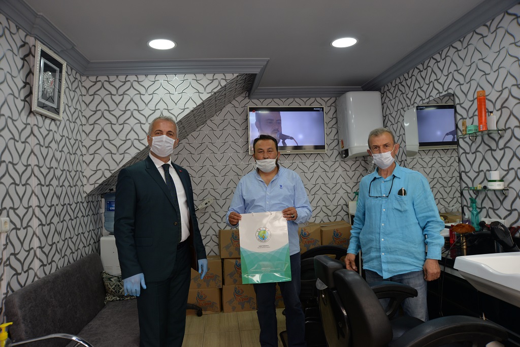 HENDEK BELEDİYESİNDEN ESNAFA HİJYEN SETİ